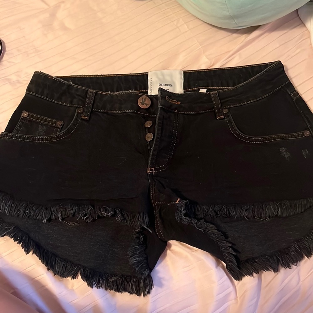Selling brand new one teaspoon shorts ( Dukes)